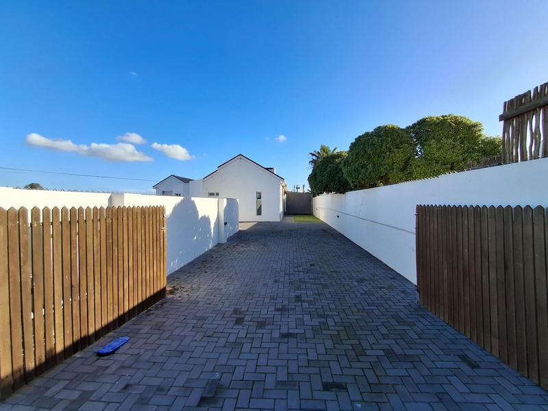 4 Bedroom Property for Sale in Britannia Bay Western Cape